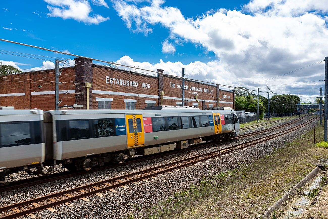 Logan-and-Gold-Coast-Faster-Rail-image Train on tack