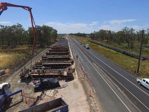 New bridge being installed at Jingi Jingi Creek, late 2016.