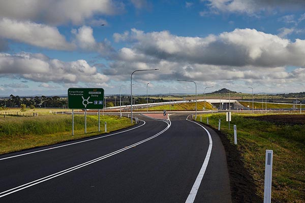 Photograph of the overpass and roundabout on Gowrie Mountain School Road