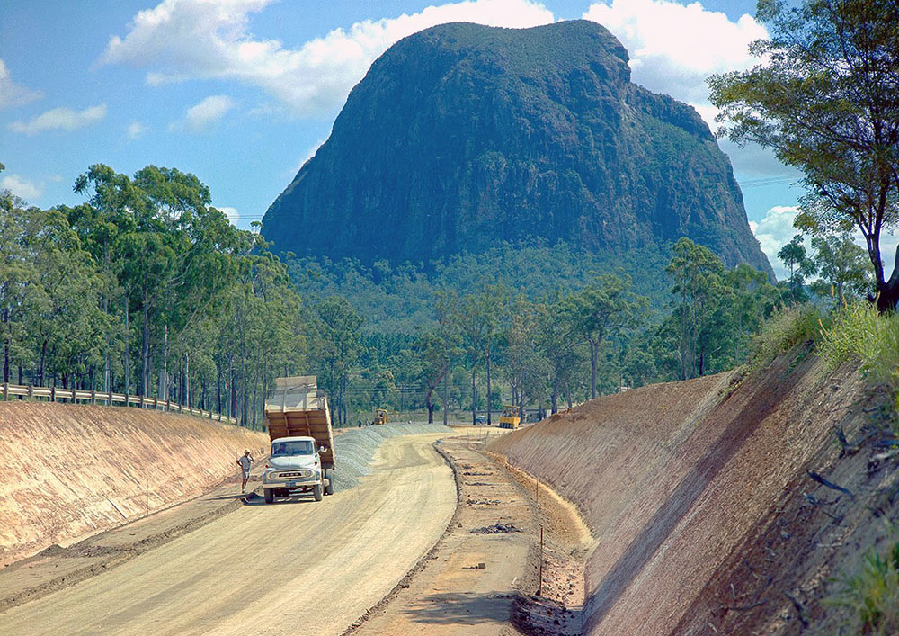 Beerburrum Road overbridge looking back toward Beerburrum station in 2021