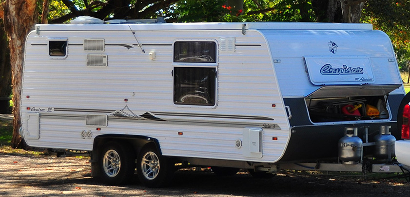 Image showing the front and side view of a caravan