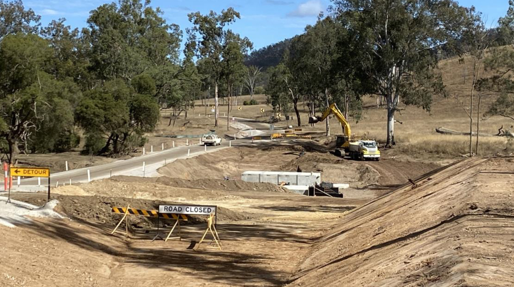 Floodway repairs being carried out at Gladstone–Monto Road